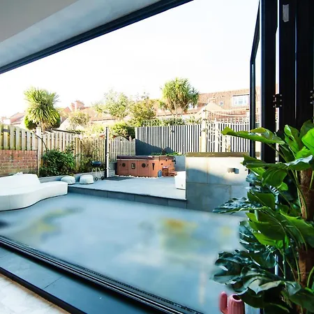 Neptune At Rounton By Maison Parfaite - Hot Tub - Parking - Robin Hoods Bay Robin Hood's Bay